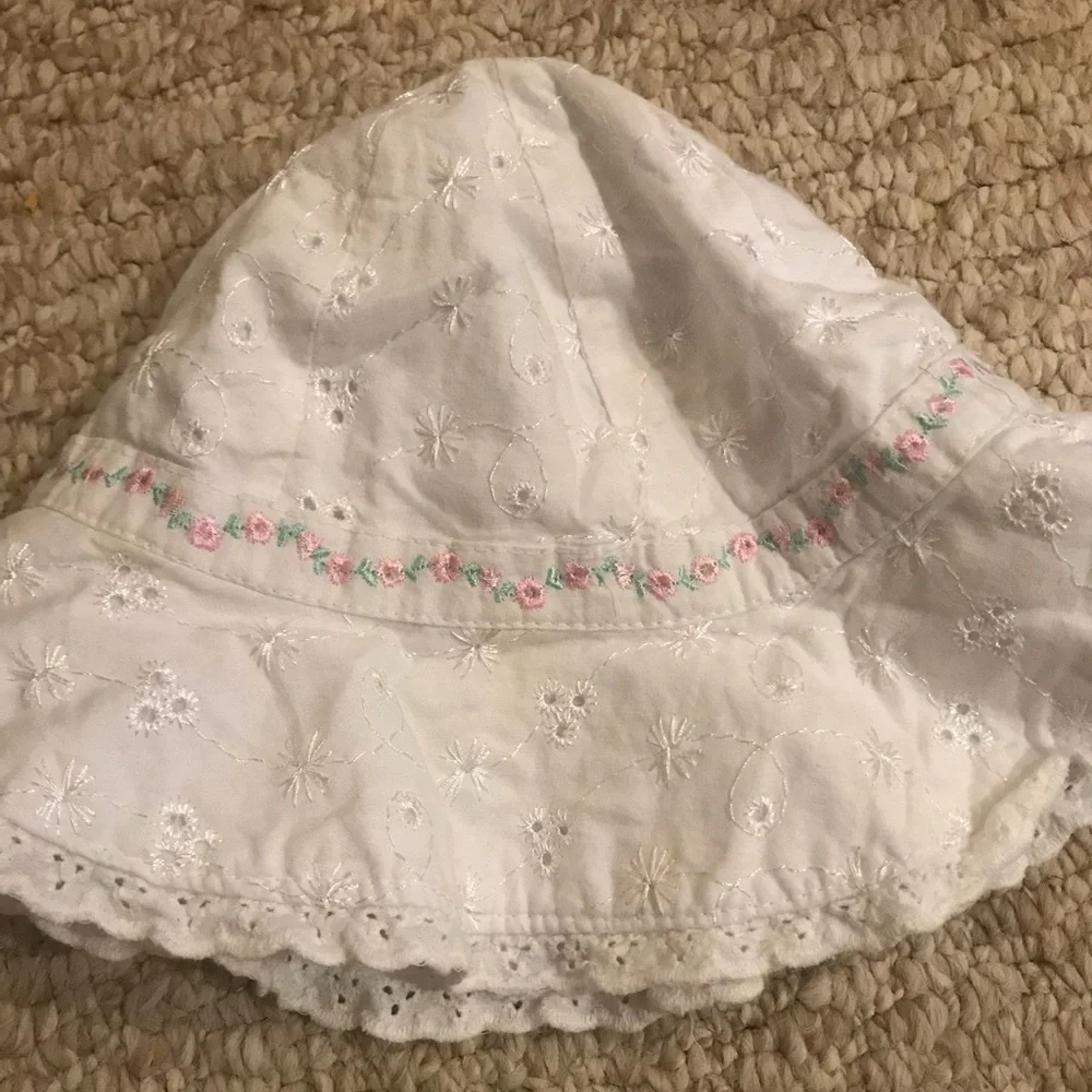 Vintage White Eyelet pink flower embroidered Hat